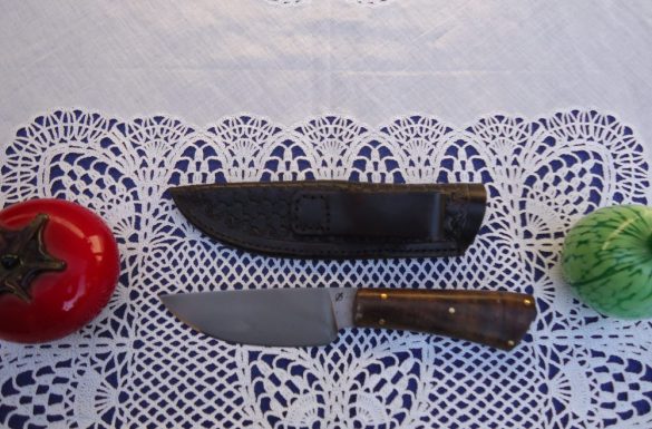 Knob thorn handle of hunter's knife