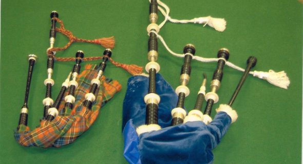 Scottisch Highland Bag Pipe and Small Pipe - Keith Walker Scottisch Highland Bag Pipe and Small Pipe - Keith Walker
