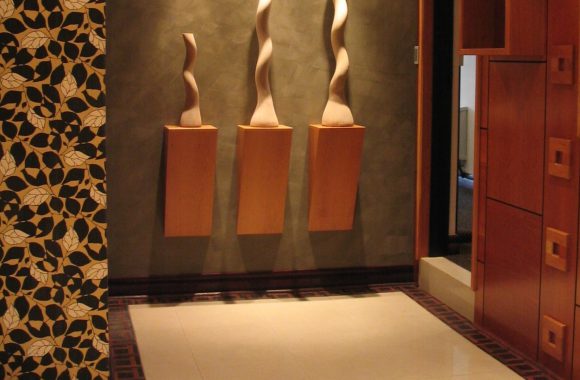 Diamond Centre de Johannesburg Combination of ebony and mopane